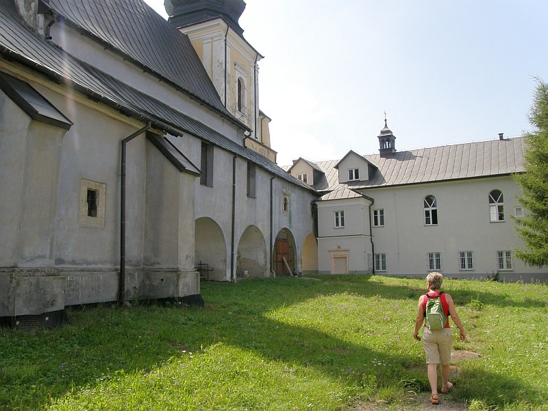 Kurozwęki kościół i klasztor.jpg